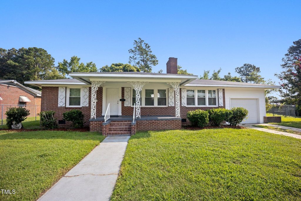 1003 Academy E Street, Wilson, NC 27893