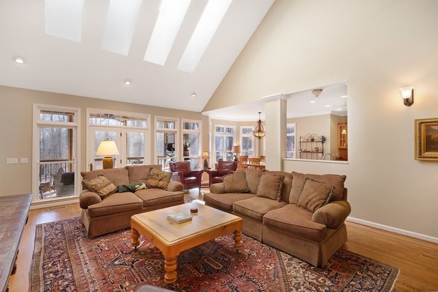 2046 Lakeshore Dr, Monteagle, TN 37356