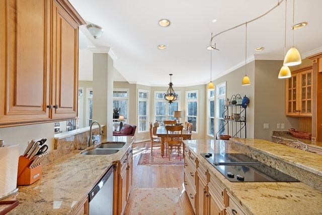 2046 Lakeshore Dr, Monteagle, TN 37356