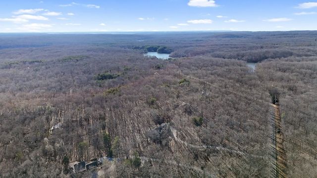 2046 Lakeshore Dr, Monteagle, TN 37356