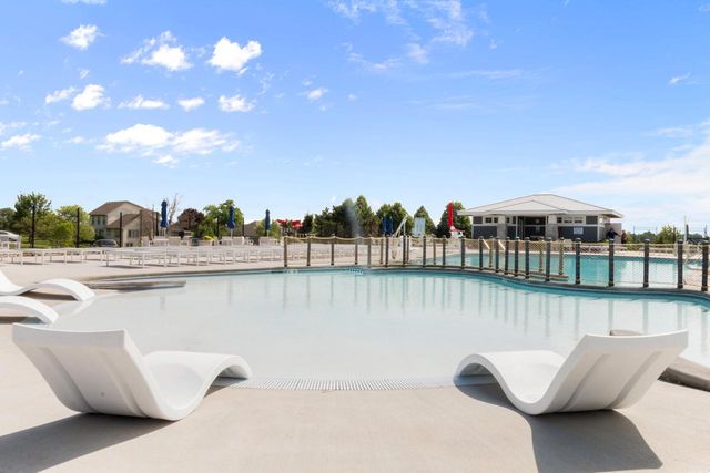 658 Geneva National AVENUE N, Lake Geneva, WI 53147