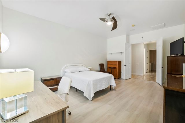 7263 Pinfeather Way, North Las Vegas, NV 89084