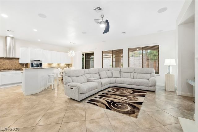 7263 Pinfeather Way, North Las Vegas, NV 89084