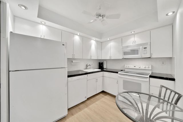 3215 S Ocean Boulevard 707, Highland Beach, FL 33487