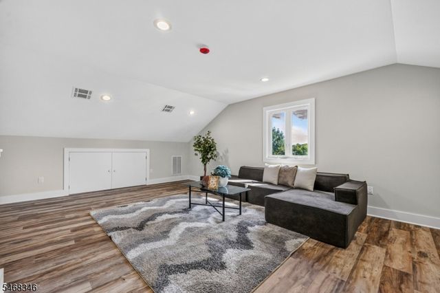 163 Kipp Ave A, Elmwood Park Boro, NJ 07407