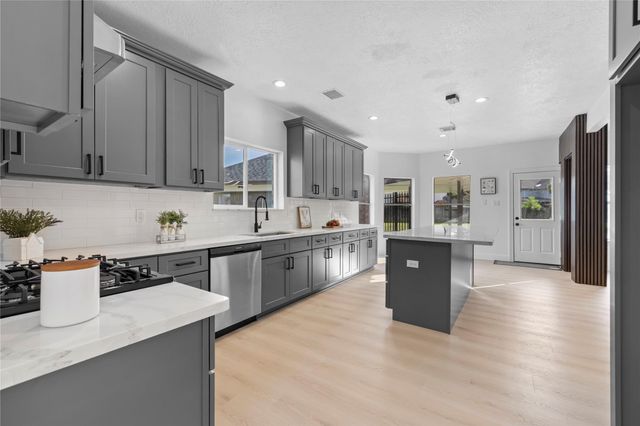 9714 Broadley Drive, Sugar Land, TX 77498