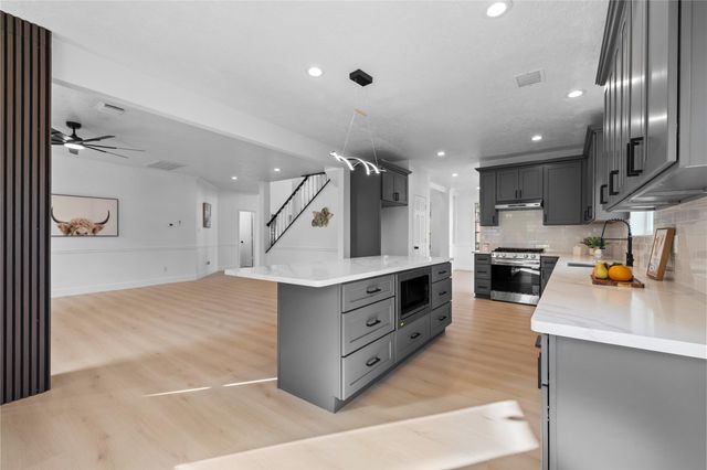 9714 Broadley Drive, Sugar Land, TX 77498