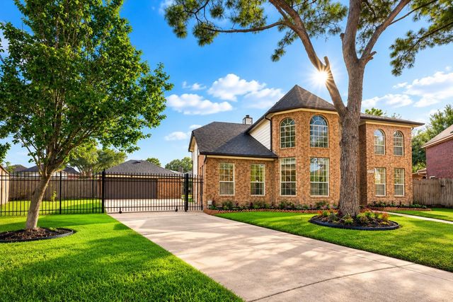 9714 Broadley Drive, Sugar Land, TX 77498