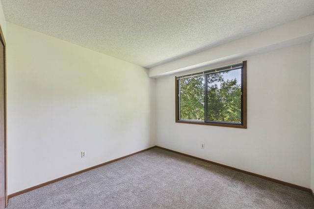 46 125th Lane NW, Coon Rapids, MN 55448