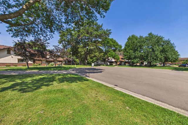 46 125th Lane NW, Coon Rapids, MN 55448