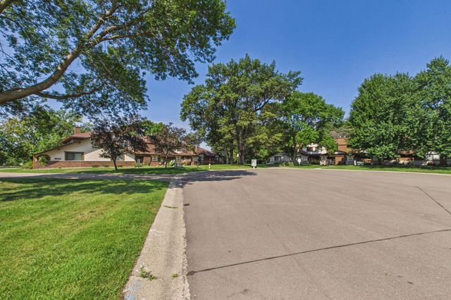 46 125th Lane NW, Coon Rapids, MN 55448