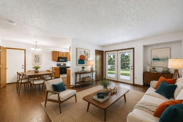 46 125th Lane NW, Coon Rapids, MN 55448