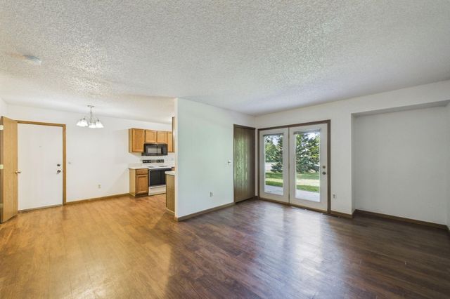 46 125th Lane NW, Coon Rapids, MN 55448
