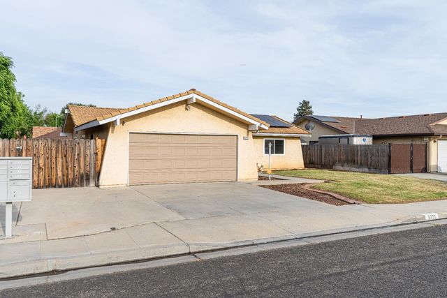 3725 Eddy Avenue, Clovis, CA 93612