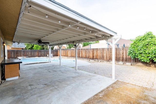 3725 Eddy Avenue, Clovis, CA 93612