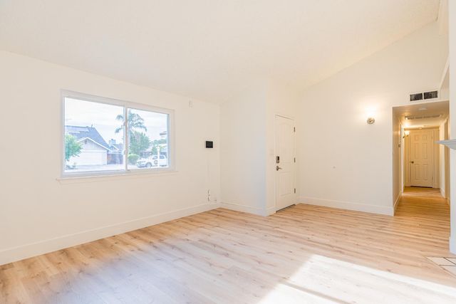 3725 Eddy Avenue, Clovis, CA 93612