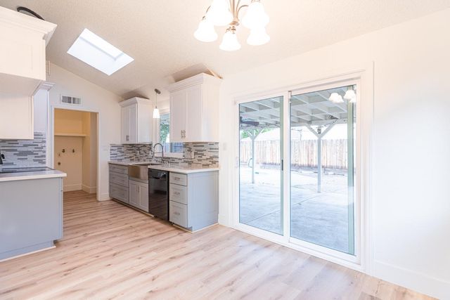 3725 Eddy Avenue, Clovis, CA 93612