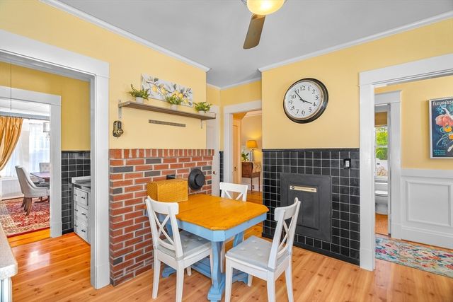 42 Fayette Pl, Taunton, MA 02780