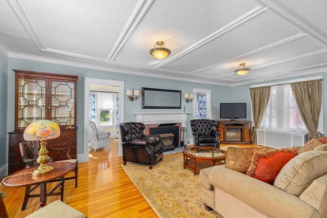 42 Fayette Pl, Taunton, MA 02780