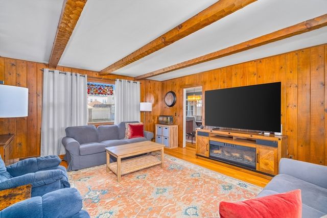 42 Fayette Pl, Taunton, MA 02780