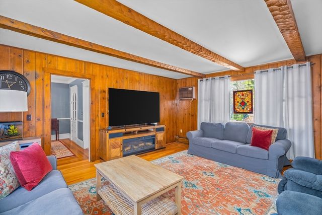 42 Fayette Pl, Taunton, MA 02780