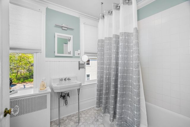 42 Fayette Pl, Taunton, MA 02780
