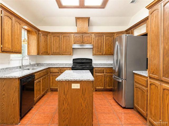 2024 E 28th Street, Mission, TX 78572