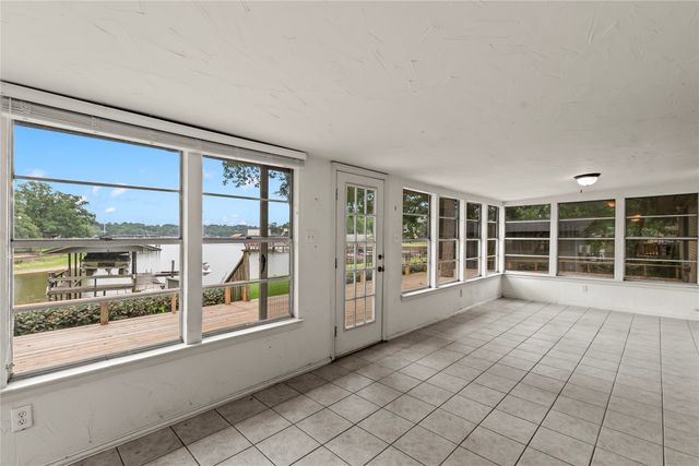 111 Deer Island Road, Mabank, TX 75156