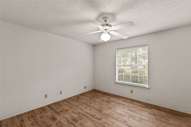 111 Deer Island Road, Mabank, TX 75156