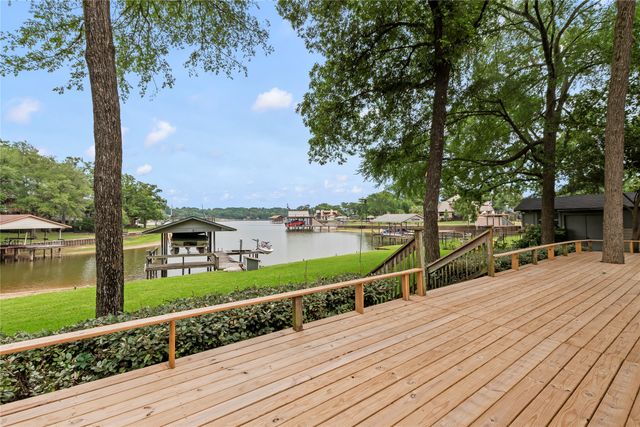 111 Deer Island Road, Mabank, TX 75156