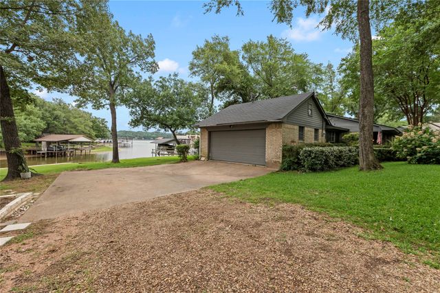 111 Deer Island Road, Mabank, TX 75156