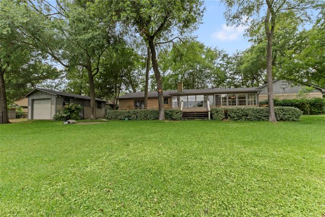 111 Deer Island Road, Mabank, TX 75156