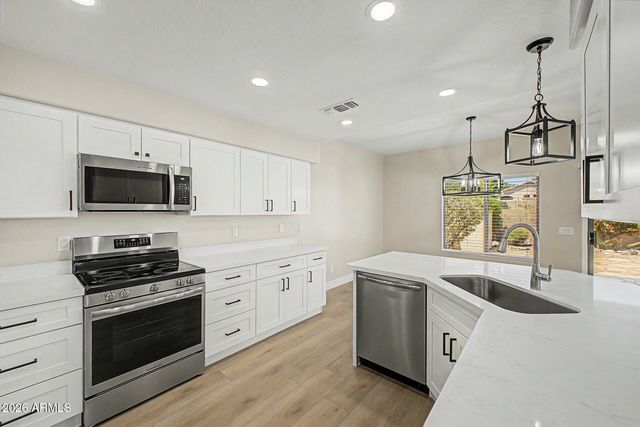 10106 E CARMEL Avenue, Mesa, AZ 85208