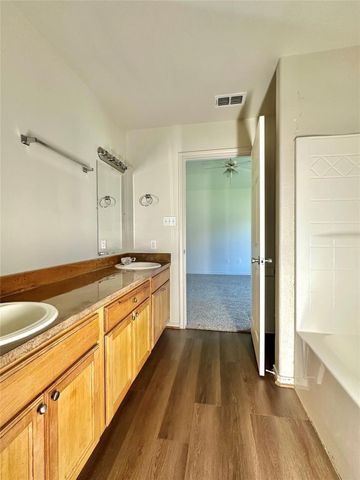 130 Sunburst Court 132, Weatherford, TX 76087