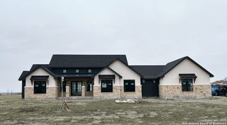 1223 COUNTY ROAD 319, La Vernia, TX 78121