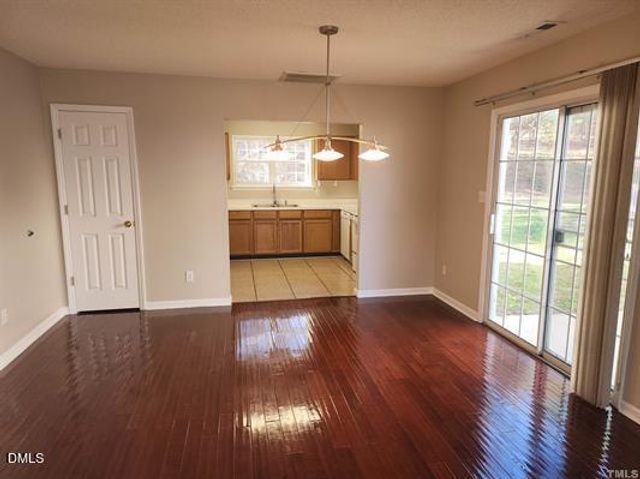 8 Wiltshire Place, Durham, NC 27713