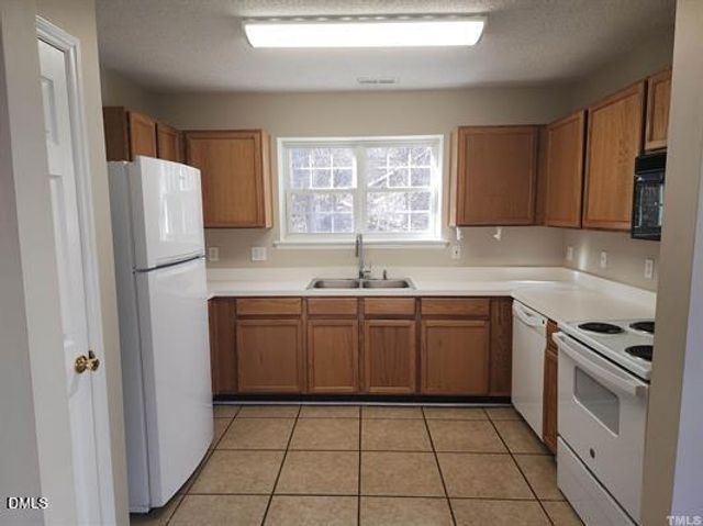 8 Wiltshire Place, Durham, NC 27713