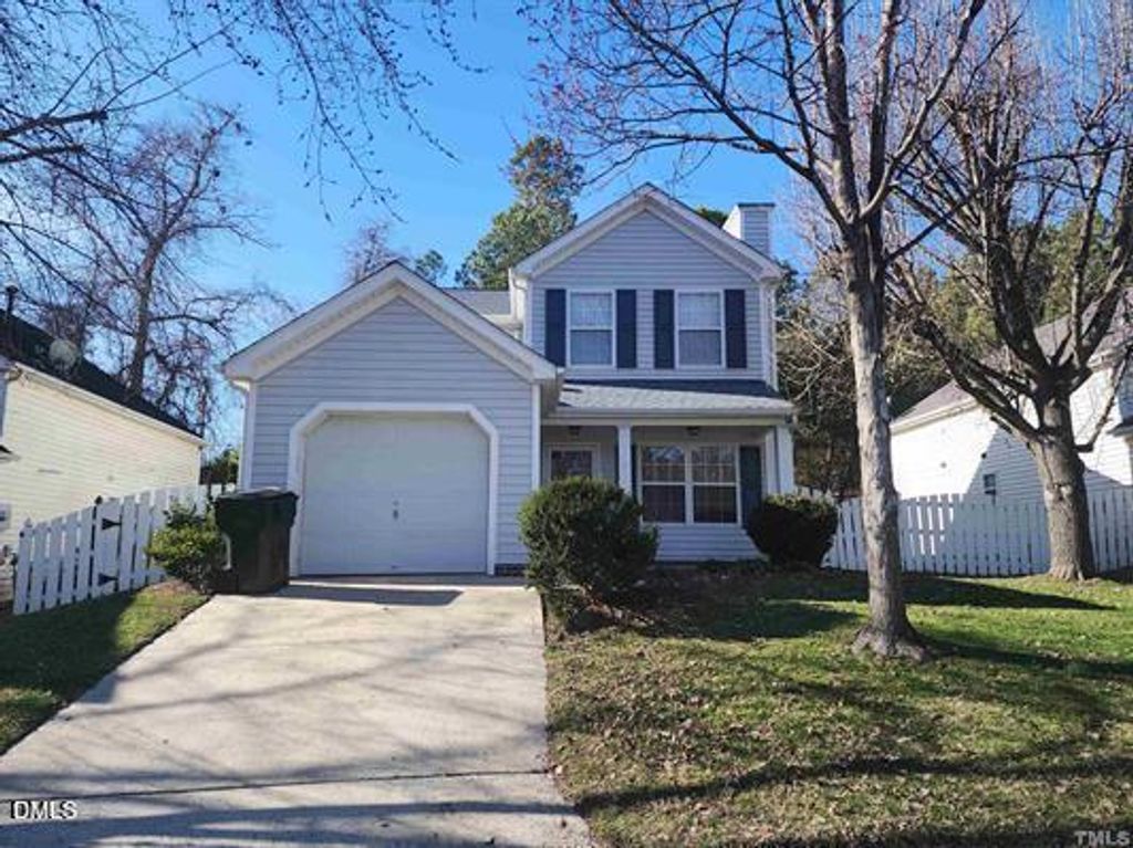 8 Wiltshire Place, Durham, NC 27713