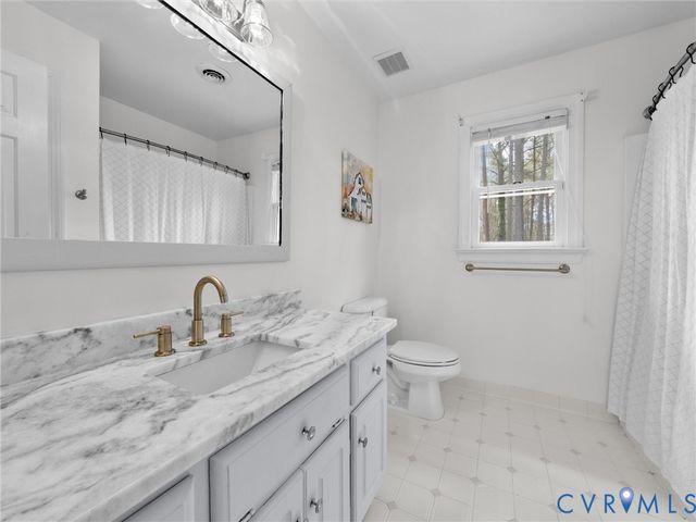 4301 Tweedsmuir Rd, Moseley, VA 23120