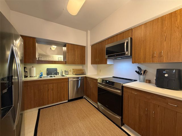 15 Greenway Plaza 10D, Houston, TX 77046