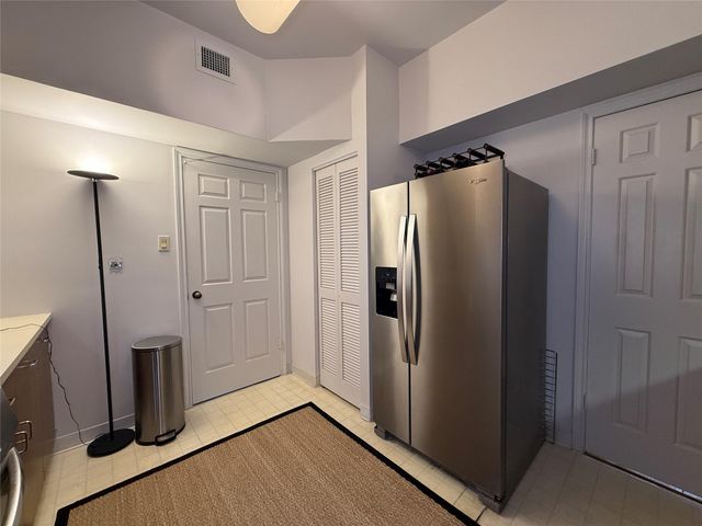 15 Greenway Plaza 10D, Houston, TX 77046