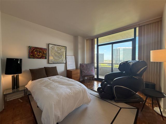 15 Greenway Plaza 10D, Houston, TX 77046