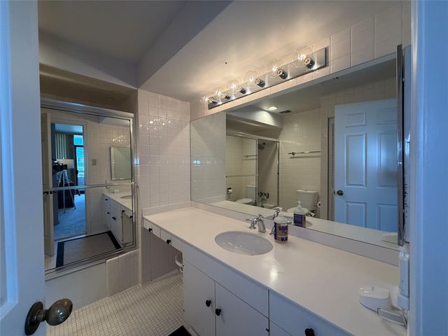 15 Greenway Plaza 10D, Houston, TX 77046