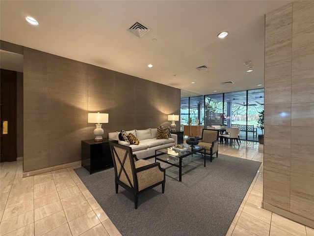 15 Greenway Plaza 10D, Houston, TX 77046