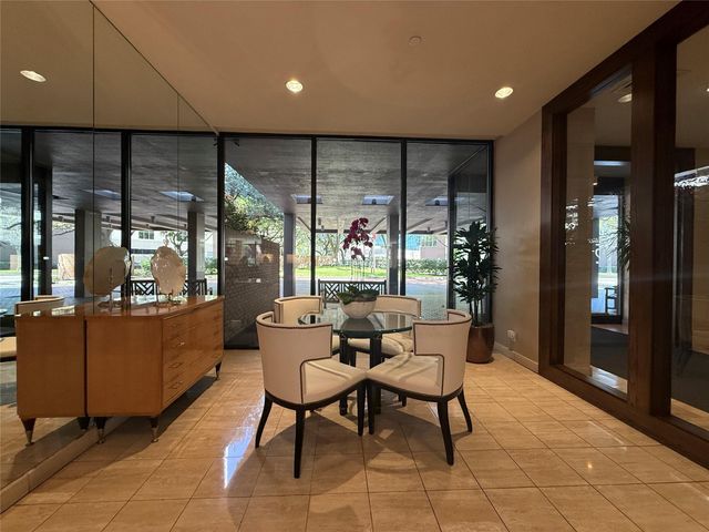 15 Greenway Plaza 10D, Houston, TX 77046