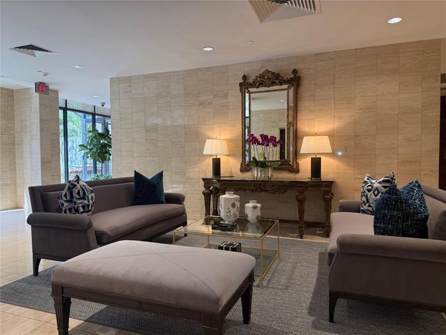 15 Greenway Plaza 10D, Houston, TX 77046