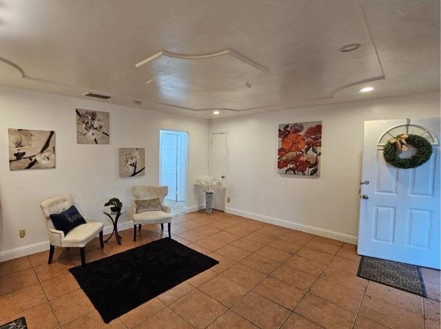 2589 Altos Ave, Sacramento, CA 95815