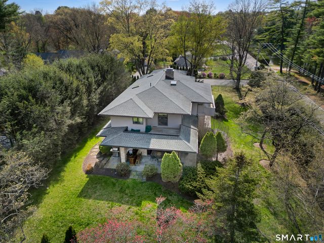 34 Canoe Brook Road, Trumbull, CT 06611