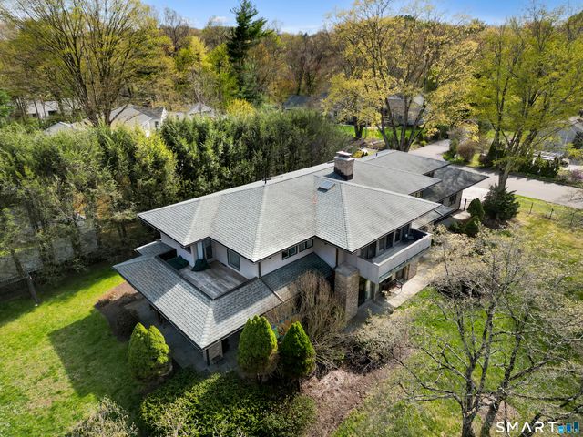 34 Canoe Brook Road, Trumbull, CT 06611