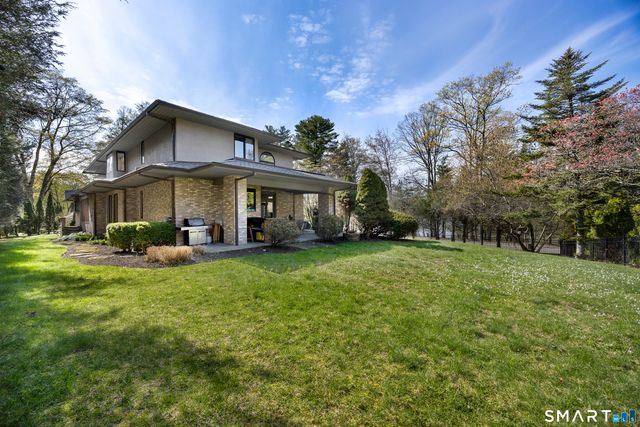 34 Canoe Brook Road, Trumbull, CT 06611
